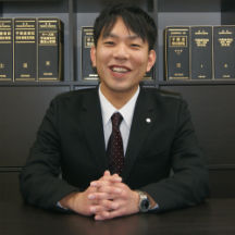 代表司法書士のプロフィール写真です